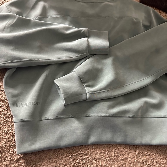 Lululemon - Picture 2 of 2